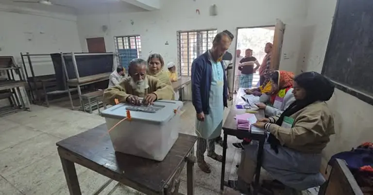 ৮০ ঊর্ধ্ব বয়সী সুরুজ খান